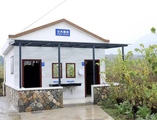 让每一座公厕 都成为一道亮丽的风景 小厕所,大革命 小城镇环境综合