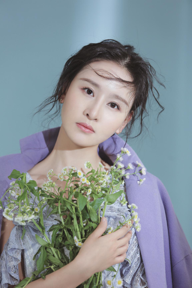 演员玲珑电视剧《阳光下的法庭》中诠释多重性格