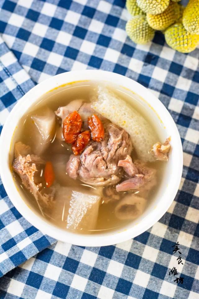 走遍潍坊这条街,我还是走进了这家文艺又清新的餐厅.