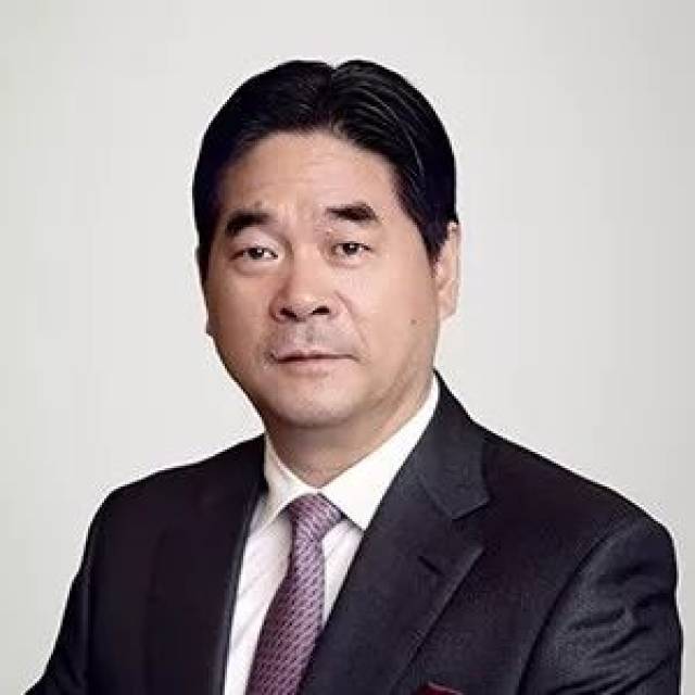 不仅王思聪,中骏置业的次子黄涛也没有选择接班房地产业务,而是创办了