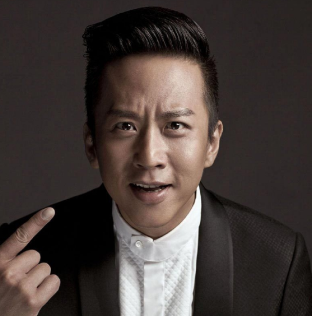 孙红雷晒自拍照喊话沙溢!两人的锅盖头发型真的像亲哥俩