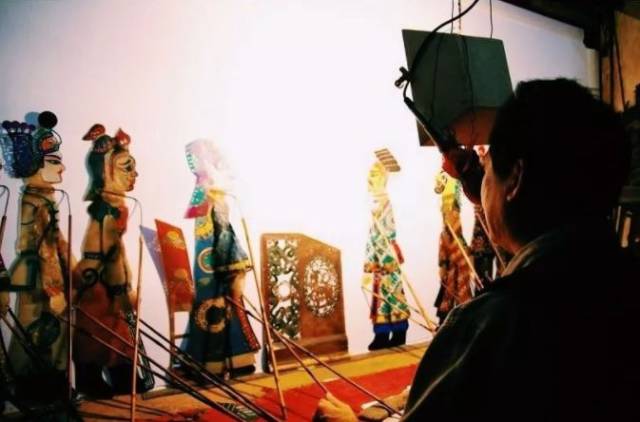 山西皮影戏:一双巧手调动千军万马,两根竹竿表尽喜怒哀乐