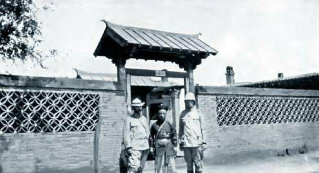 这一年的张作霖才20岁,刚刚投军当了一名保镖,在新民府巡防营统领时期