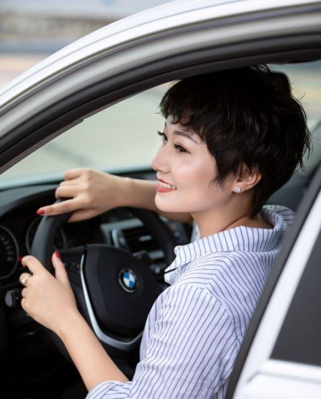 汕头宝悦幸福女人的秘诀专访宝马3系车主媛媛