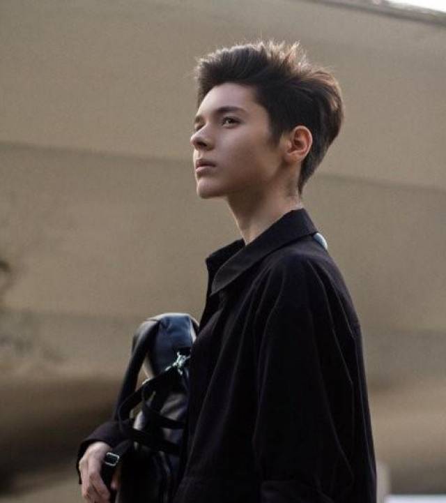 网传要来中国参加《歌手》的帅气小哥,竟是俄花滑女神的绯闻男友