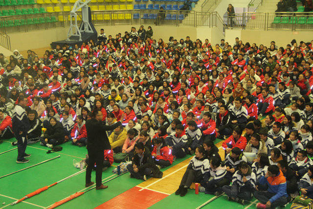 贵州:麻江县第一中学隆重举行高考励志教育报告会