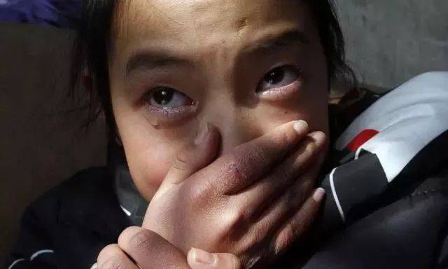 让无数妈妈泪目的瞬间:你永远不知道孩子有多爱你!_手机搜狐网