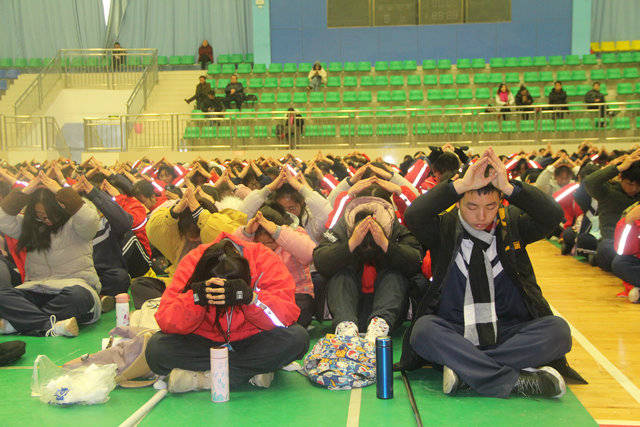 贵州:麻江县第一中学隆重举行高考励志教育报告会