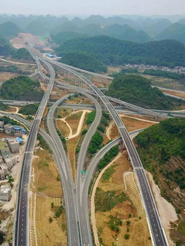 叫 花安高速(贵阳花溪至安顺)