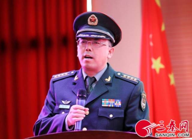 陕西某预备役高炮师举行庆祝改革开放四十周年演讲比赛