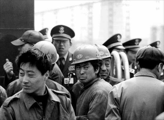 30吨钢水烫死32人组图