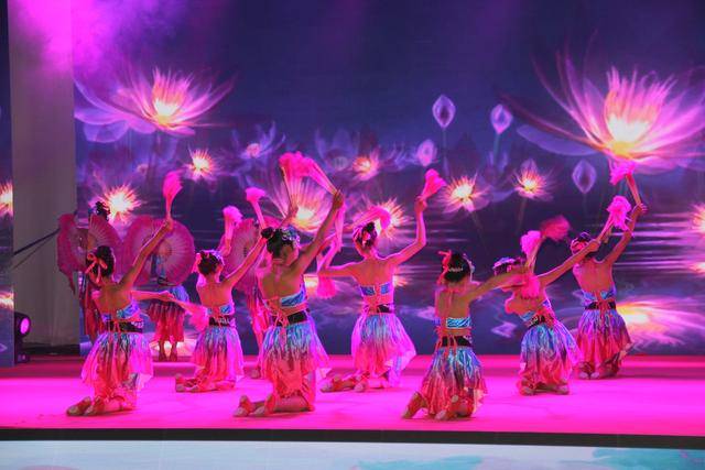 嵩明县2018年花灯专题文艺调演成功举办