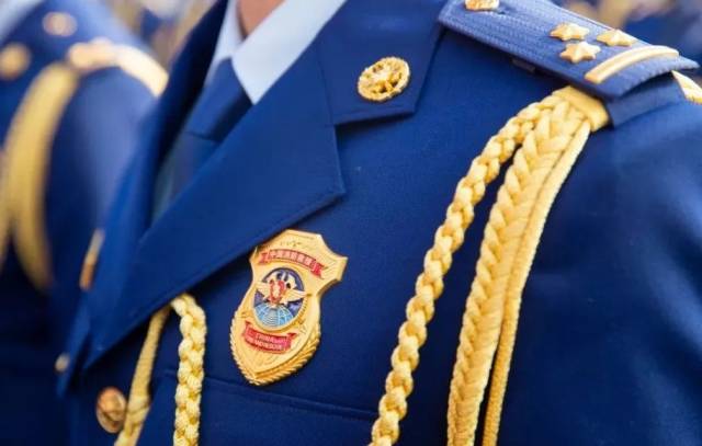 橄榄绿变火焰蓝,江干消防荣耀授衔换装!