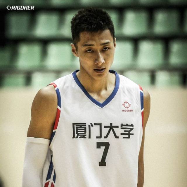 开门红!厦门大学cuba新赛季首战大胜35分,今晚战师大