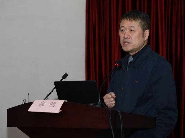 张明教授 现任中华医学会眼科学会眼底病学组委员,中华医师学会眼科