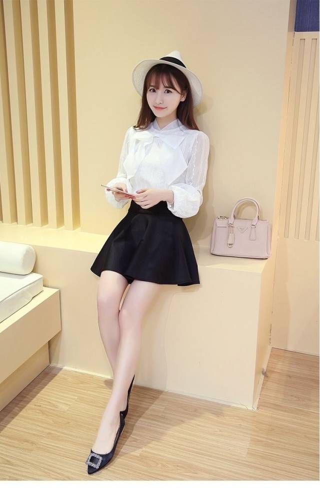 白衬衫 短裙