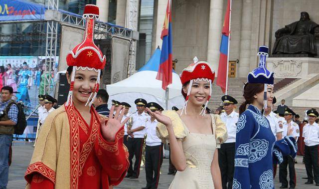 中国游客去蒙古国旅游,导游提醒不要做2件事情,做了小心被打