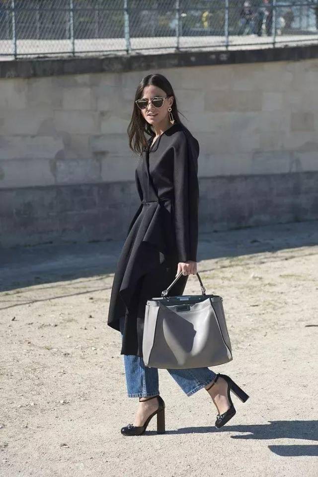 原创大衣搭配包包,怎样才可以更时髦?
