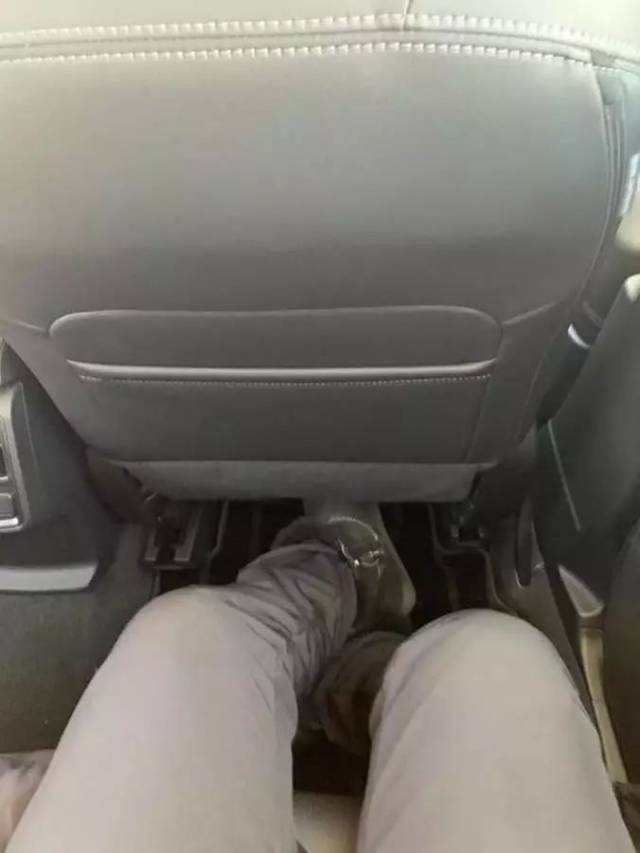 公路边上的"野"厕所,也是很有特色了