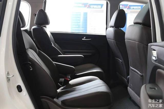 传祺gm6到店实拍,"可消失"的第三排实用性满分