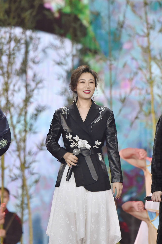 "实力女嗓"刘郡格致敬金庸 空降浙江跨年夜献唱《沧海一声笑》