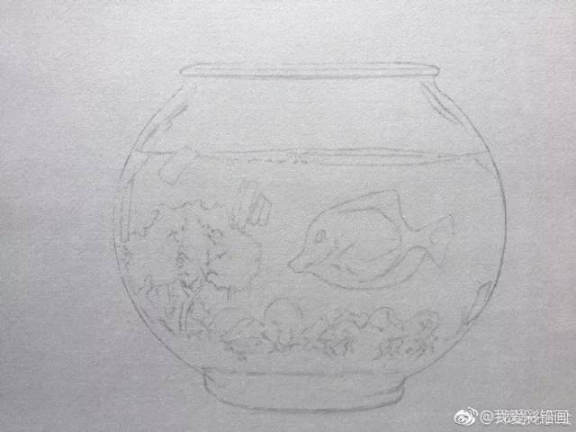 玻璃鱼缸素描图片