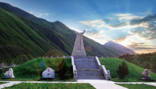 50万人,是古"丝绸之路"南路和"唐蕃古道"的必经之地,取"西陲安宁"之意