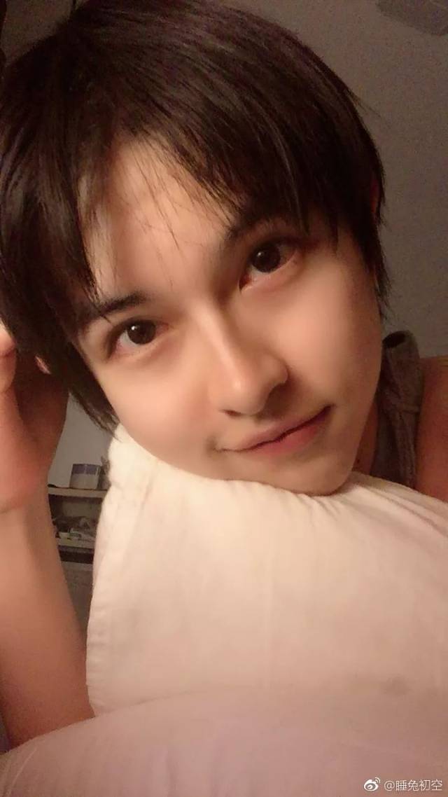 网友发起了"第一届女装大佬"竞赛,我竟然被一群男孩子美到惊呆!