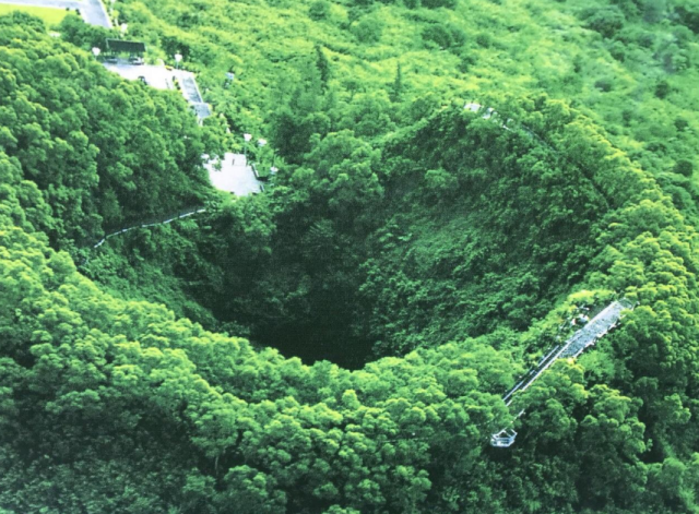 美丽的海口石山火山群:距今至少1万年历史,有众多火山活动遗迹