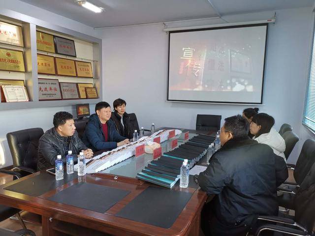 局长孙安勤深入乾丰镇展望村看望市局驻村工作队员并调研指导克东县