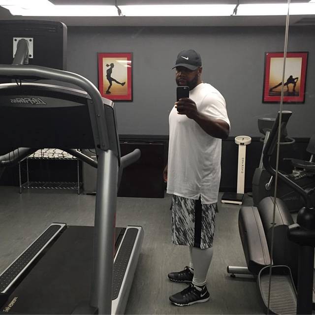 球队教练变胖,制定健身计划,跳绳结合徒手训练