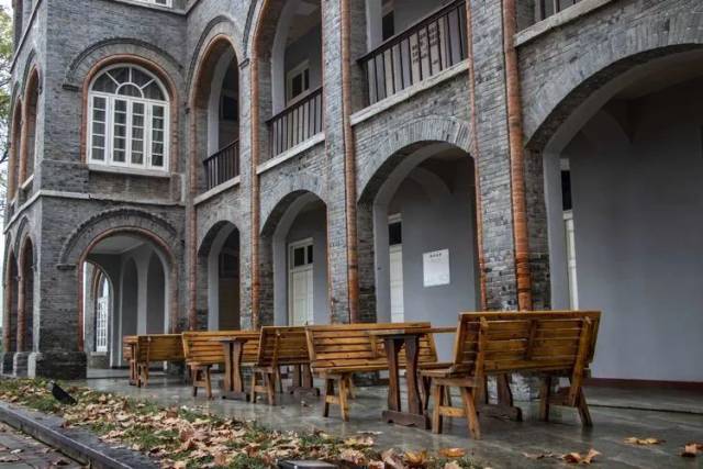 这里是镇江崇实女子中学!