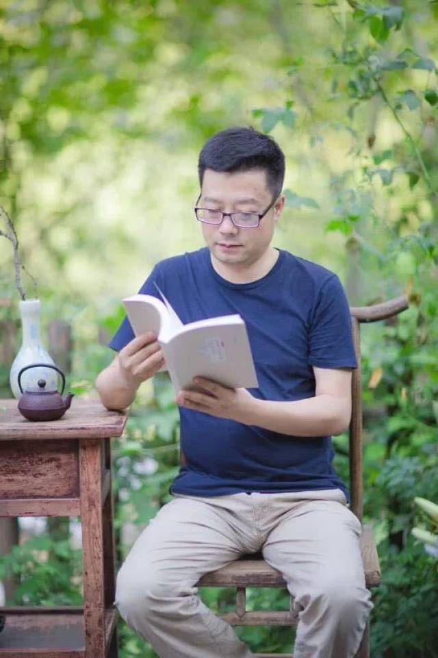 【代言】青年作家邢小俊为"陕西文艺"代言 坚持现实题材创作,以文学