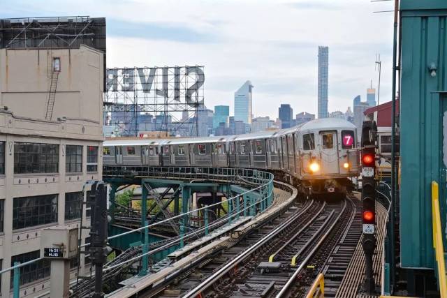 纽约通勤一族注意了7号线即日起一个月实行夜间周末施工