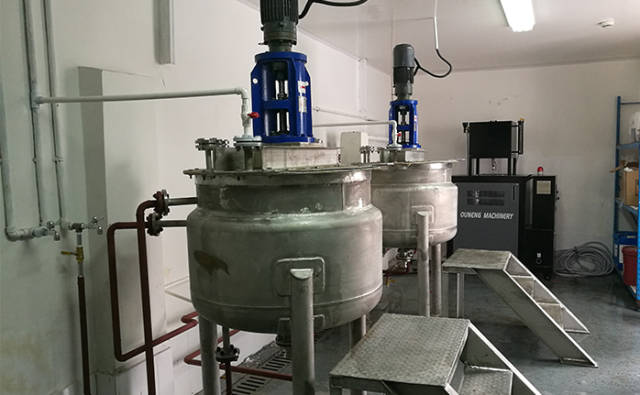 解析油式模温机中的冷却装置