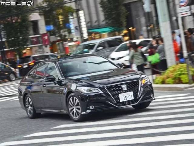 mobile01 | 第15代Toyota Crown 日本试驾，新世代皇冠再现荣耀！_