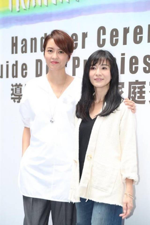 42岁梁咏琪遇上44岁杨采妮,终于知道了真正的气质玉女是啥样的