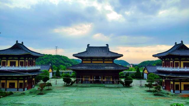 江西省抚州市东乡区佛岭公园西隐寺