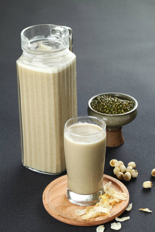 绿豆莲子百合谷饮