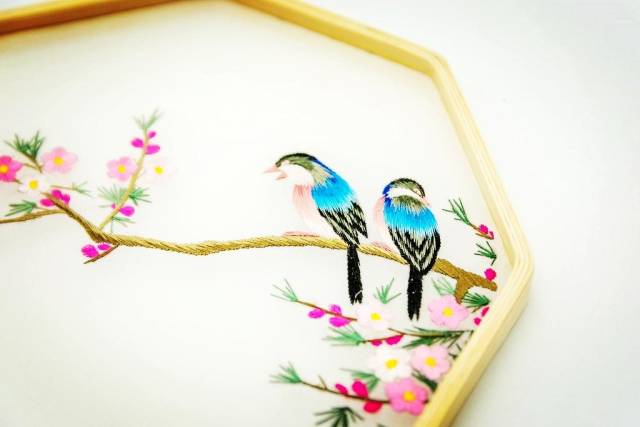 传统工艺山西民间刺绣苏绣代表双面绣民间艺术庄浪马尾荷包