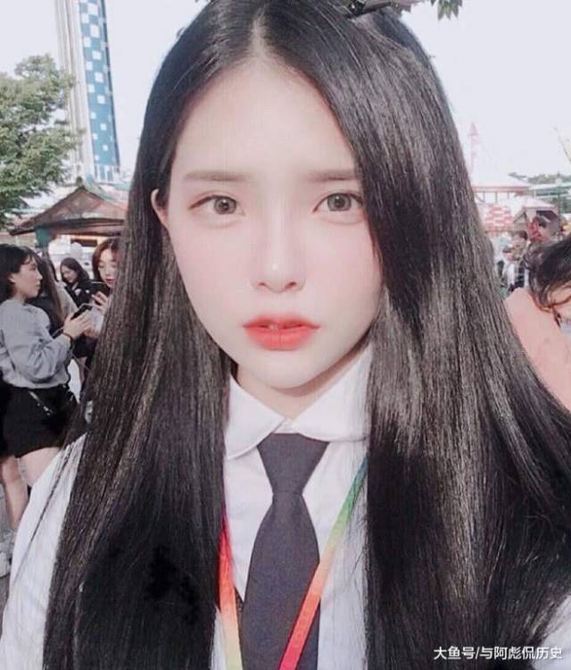 we大舅子老婆正面照曝光, 网友点赞: 标准的韩国美女!
