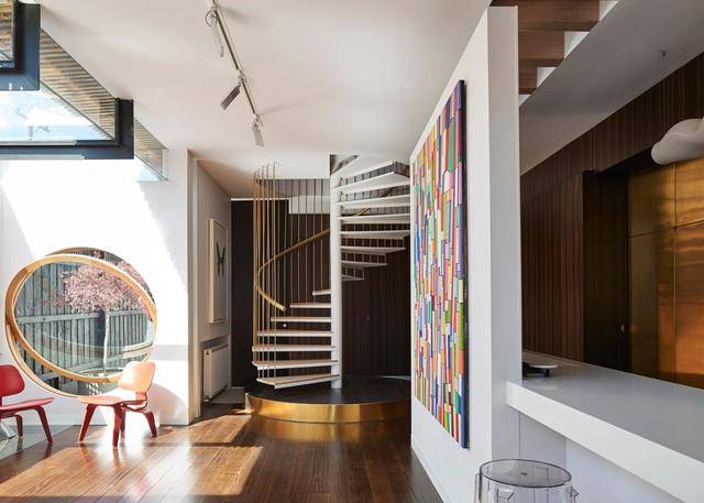 晒晒180平复式别墅,二楼错位,比一楼大一圈,露台装移动天窗