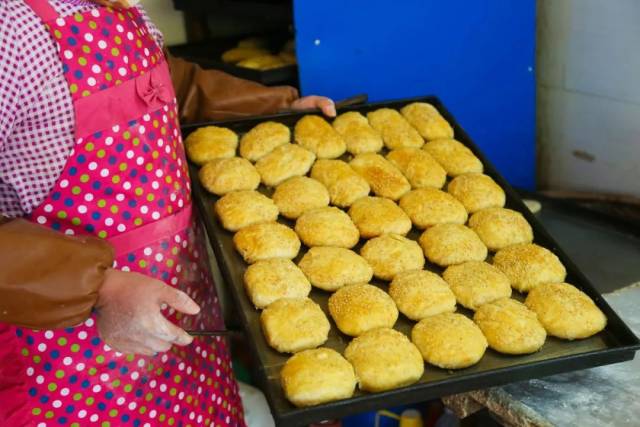 平平无奇烧饼店,藏在五河新村20年.