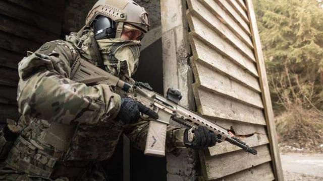 hk416 a7突击步枪的性能测试在美国本土进行.