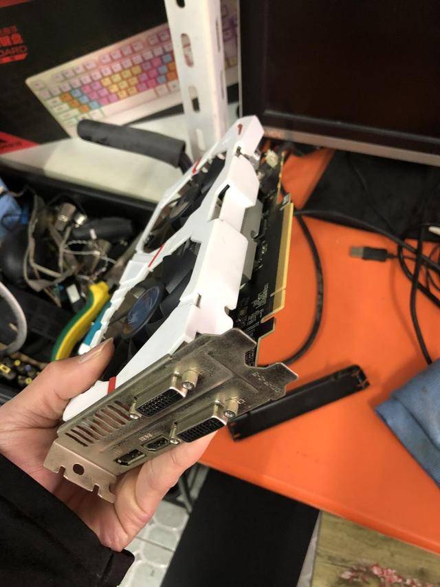 显示器抖动