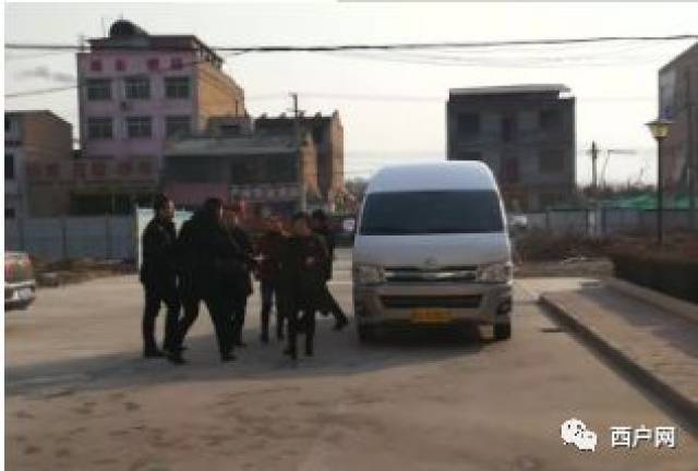鄠邑区区长裴靖瑜到鄠邑区职教中心调研空调使用情况
