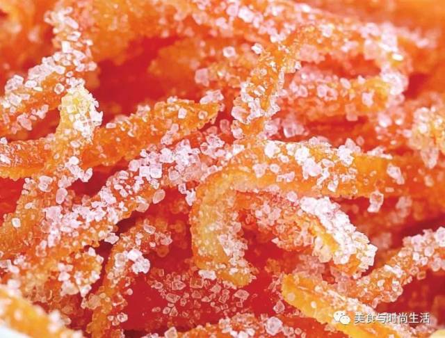 糖渍橙皮丝,清口提神的小零食,制作简单又美味,酸酸甜甜大人孩子都