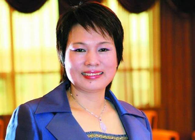义乌女首富从摆地摊到身家220亿被誉为饰品女王