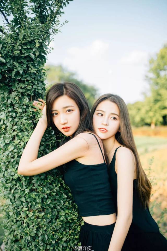 别只知道嘟嘴自拍,闺蜜照这样拍才是真爱!