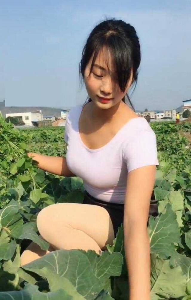 乡下美女素颜出镜,不用化妆也清纯